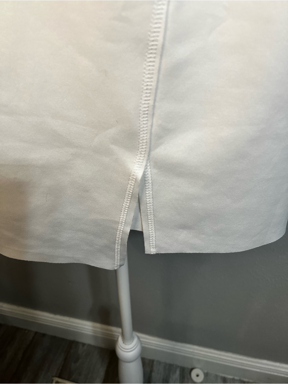 Ic by connie k Top Medium White Tank With Slit Crew Neck Long - Picture 14 of 14
